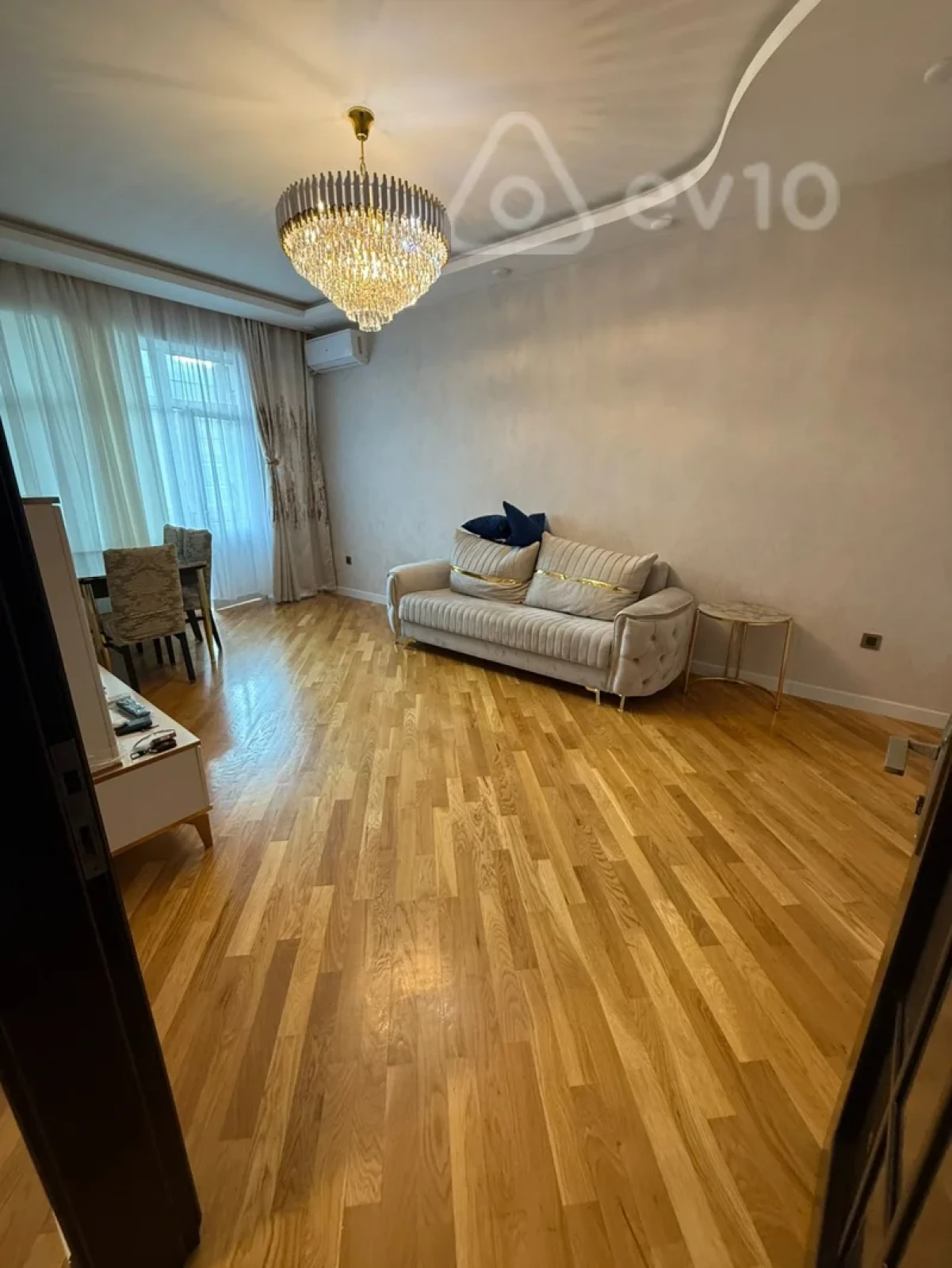 Kirayə verilir 2 otaqlı yeni tikili 70 m²
