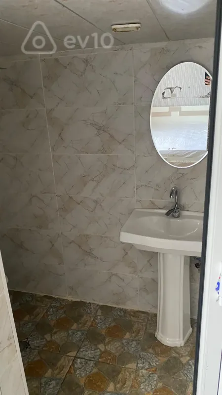 Kirayə verilir 2 otaqlı həyət evi 50 m²