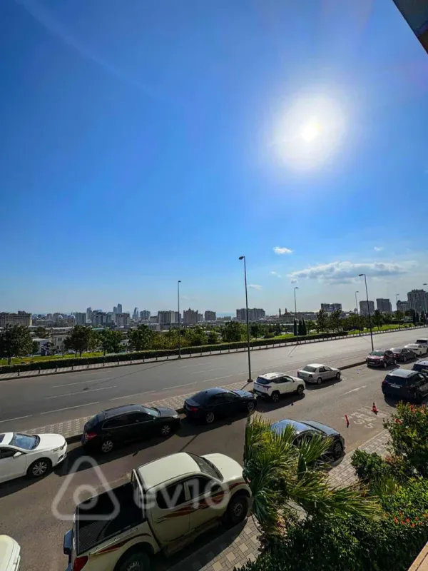 Kirayə verilir 3 otaqlı köhnə tikili 150 m²