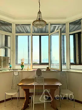 Kirayə verilir 3 otaqlı köhnə tikili 150 m²