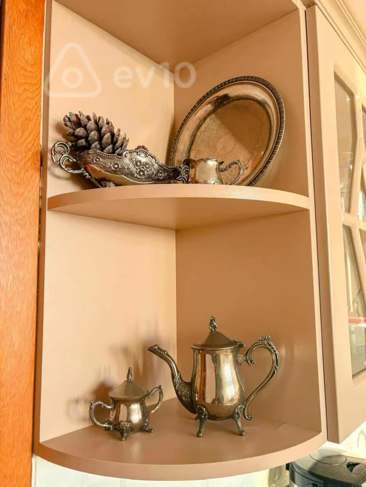 Kirayə verilir 3 otaqlı köhnə tikili 150 m²