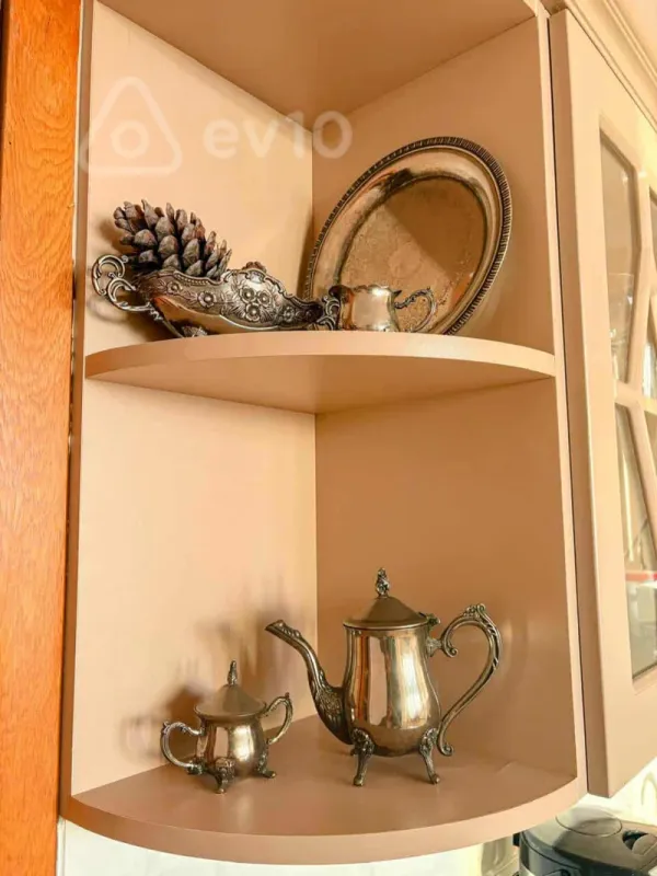 Kirayə verilir 3 otaqlı köhnə tikili 150 m²