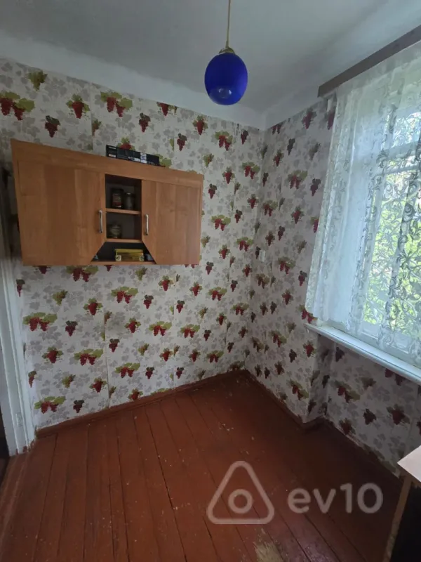 Satılır 1 otaqlı köhnə tikili 32 m²