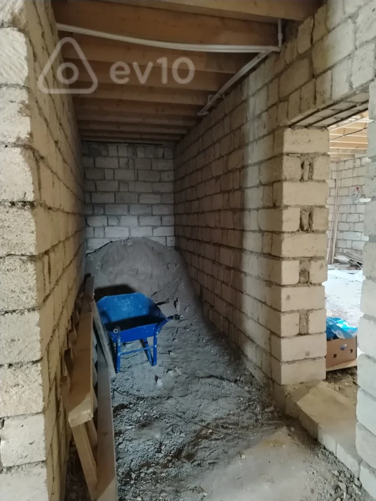 Satılır 4 otaqlı həyət evi 80 m²