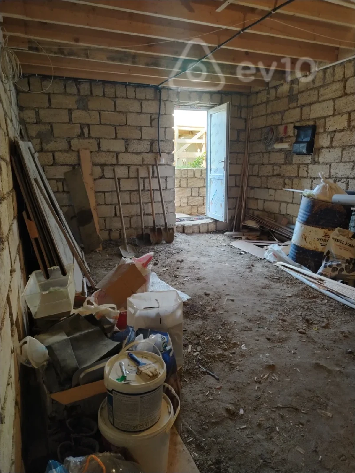 Satılır 4 otaqlı həyət evi 80 m²