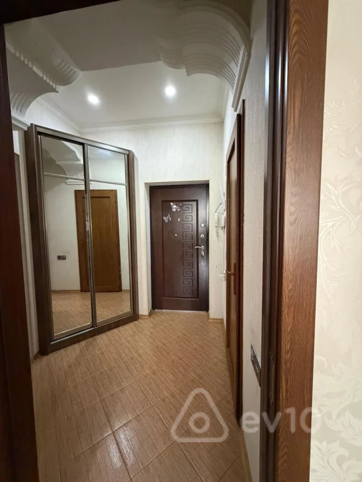 Satılır 2 otaqlı yeni tikili 53 m²