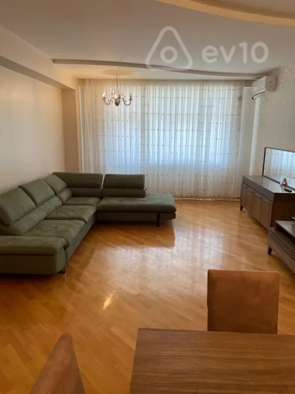 Kirayə verilir 3 otaqlı yeni tikili 154 m²