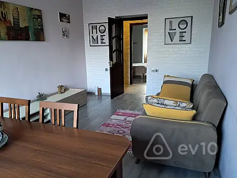 Kirayə verilir 2 otaqlı köhnə tikili 72 m² — Bakı, Səbail 2 otaq 72.00 m²