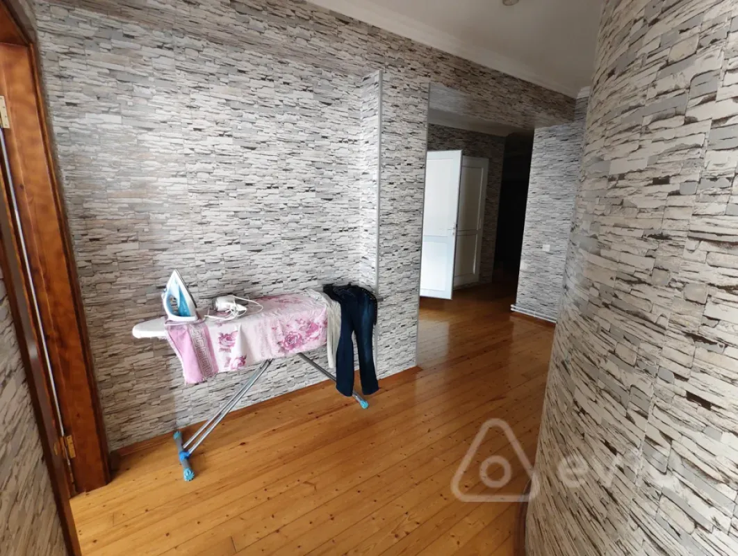 Satılır 3 otaqlı yeni tikili 83.7 m²