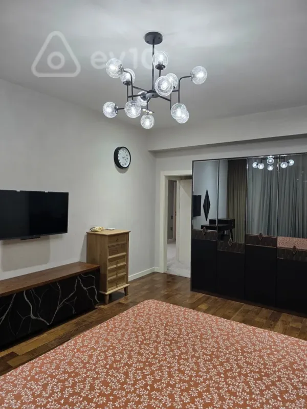 Kirayə verilir 4 otaqlı yeni tikili 170 m²