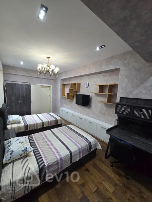 Kirayə verilir 4 otaqlı yeni tikili 170 m²