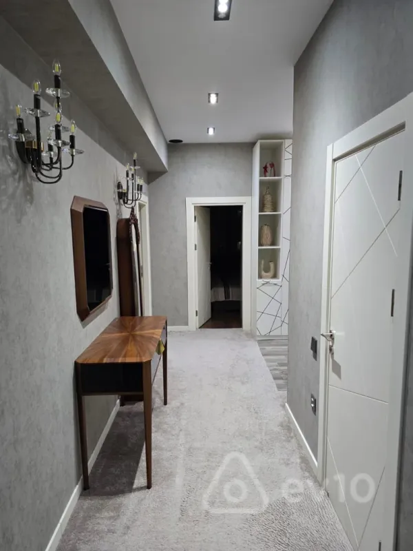 Kirayə verilir 4 otaqlı yeni tikili 170 m²