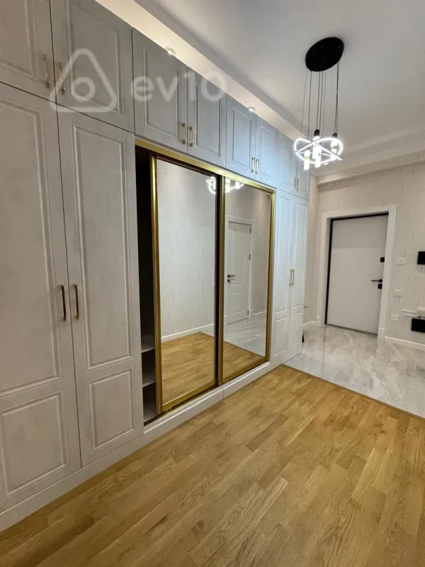 Kirayə verilir 3 otaqlı yeni tikili 150 m²