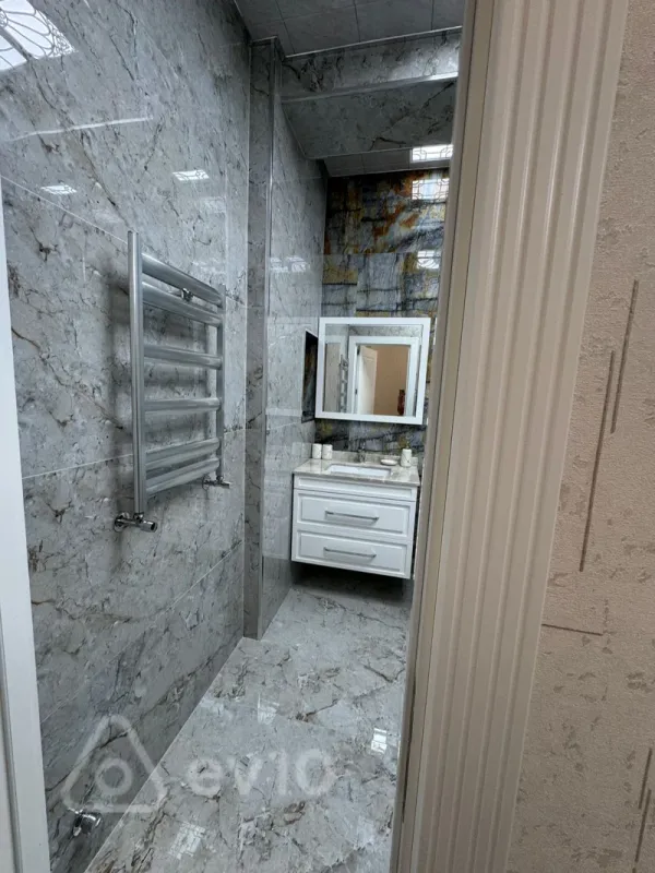 Kirayə verilir 3 otaqlı yeni tikili 150 m²