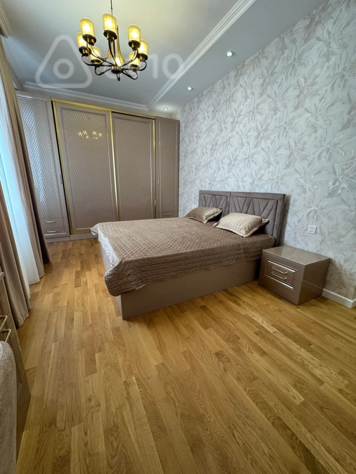 Kirayə verilir 3 otaqlı yeni tikili 150 m²