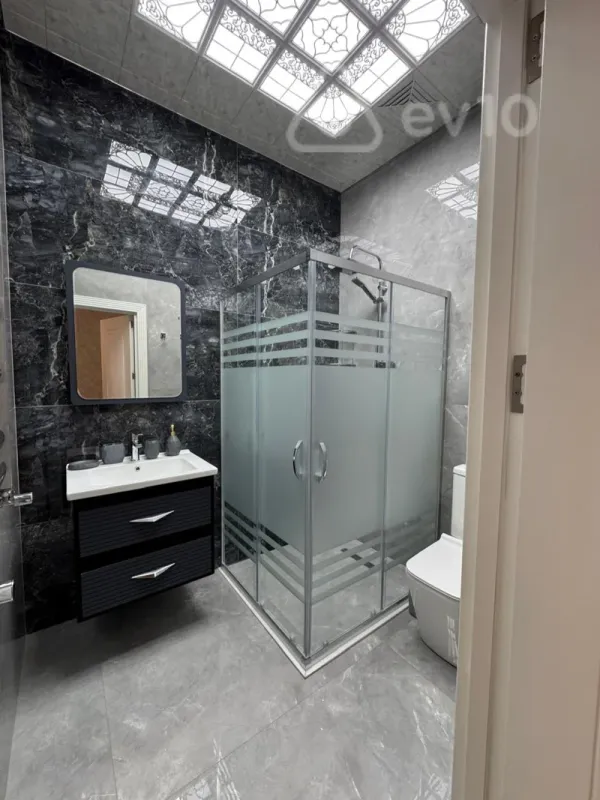 Kirayə verilir 3 otaqlı yeni tikili 150 m²