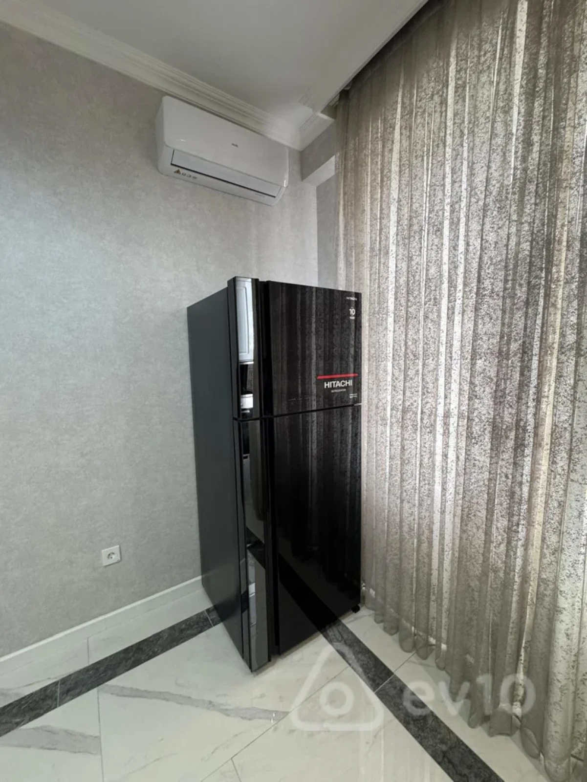 Kirayə verilir 3 otaqlı yeni tikili 150 m²