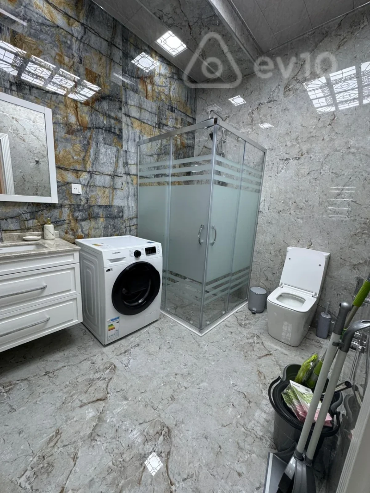 Kirayə verilir 3 otaqlı yeni tikili 150 m²