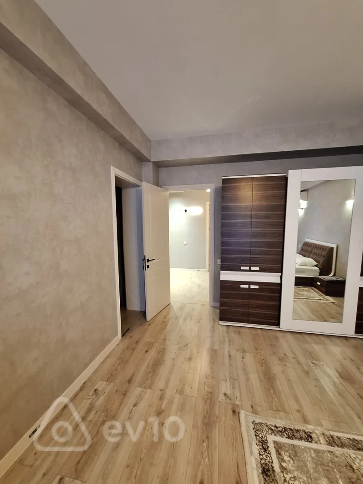 Kirayə verilir 3 otaqlı yeni tikili 120 m²