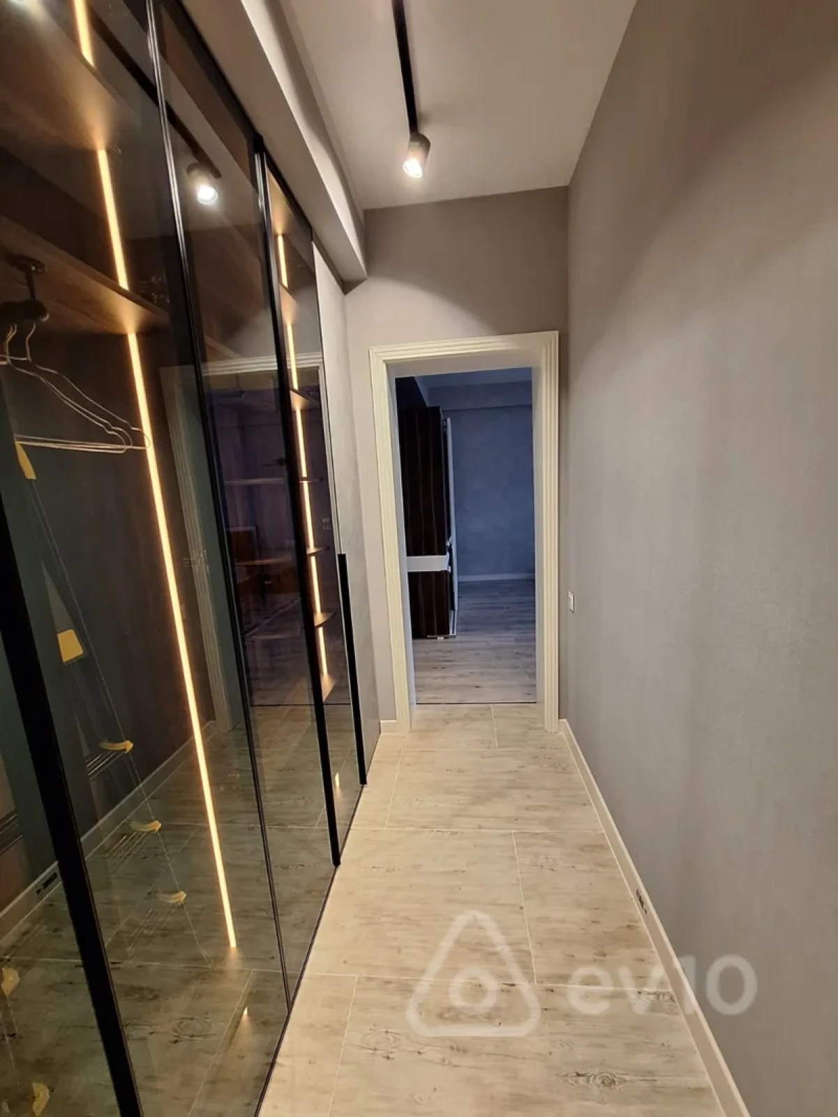 Kirayə verilir 3 otaqlı yeni tikili 120 m²