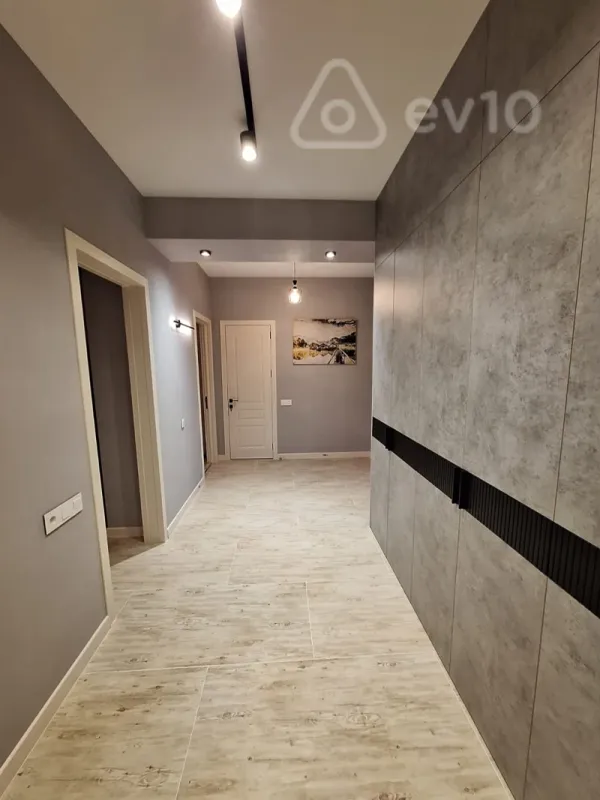 Kirayə verilir 3 otaqlı yeni tikili 120 m²