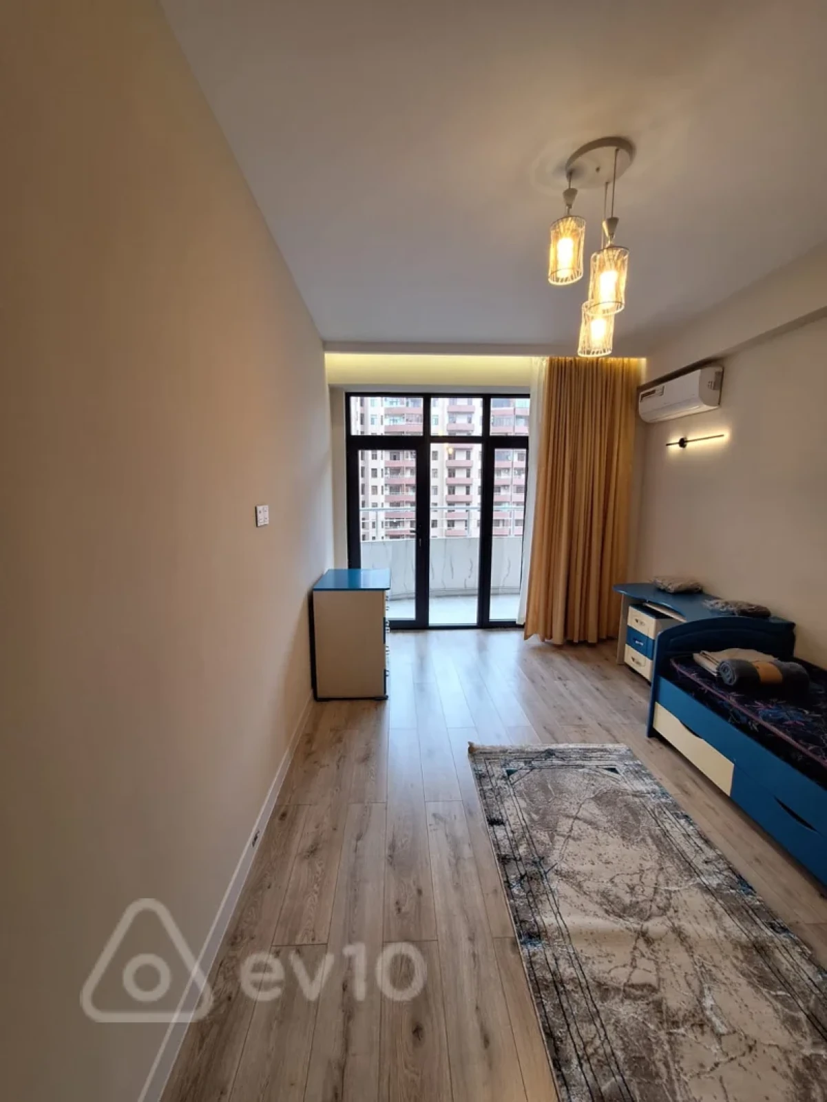 Kirayə verilir 3 otaqlı yeni tikili 120 m²