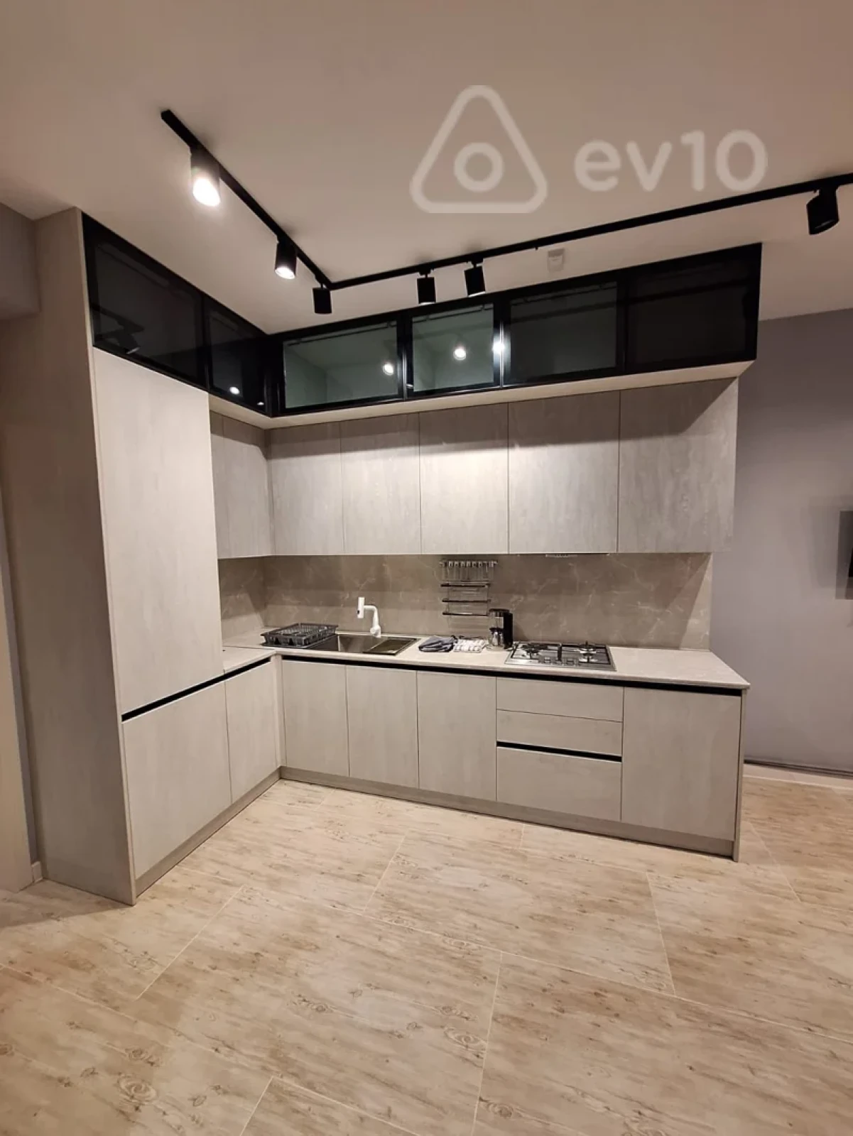 Kirayə verilir 3 otaqlı yeni tikili 120 m²