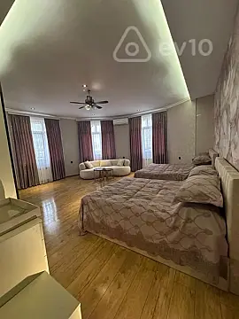 Satılır 3 otaqlı köhnə tikili 125 m²