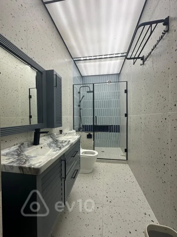 Satılır 3 otaqlı köhnə tikili 125 m²