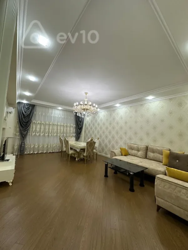 Kirayə verilir 3 otaqlı yeni tikili 152 m²