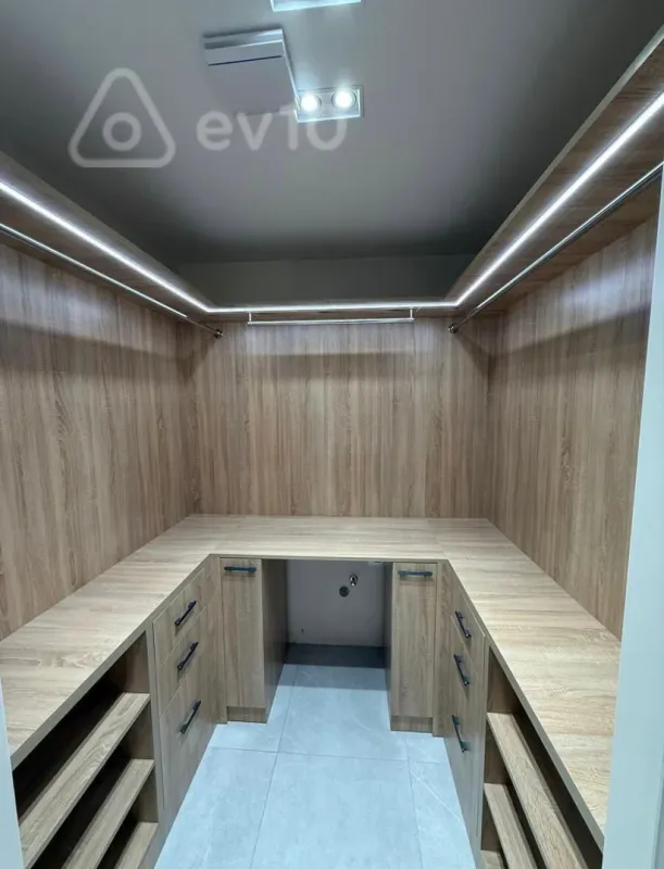 Satılır 4 otaqlı yeni tikili 179 m²