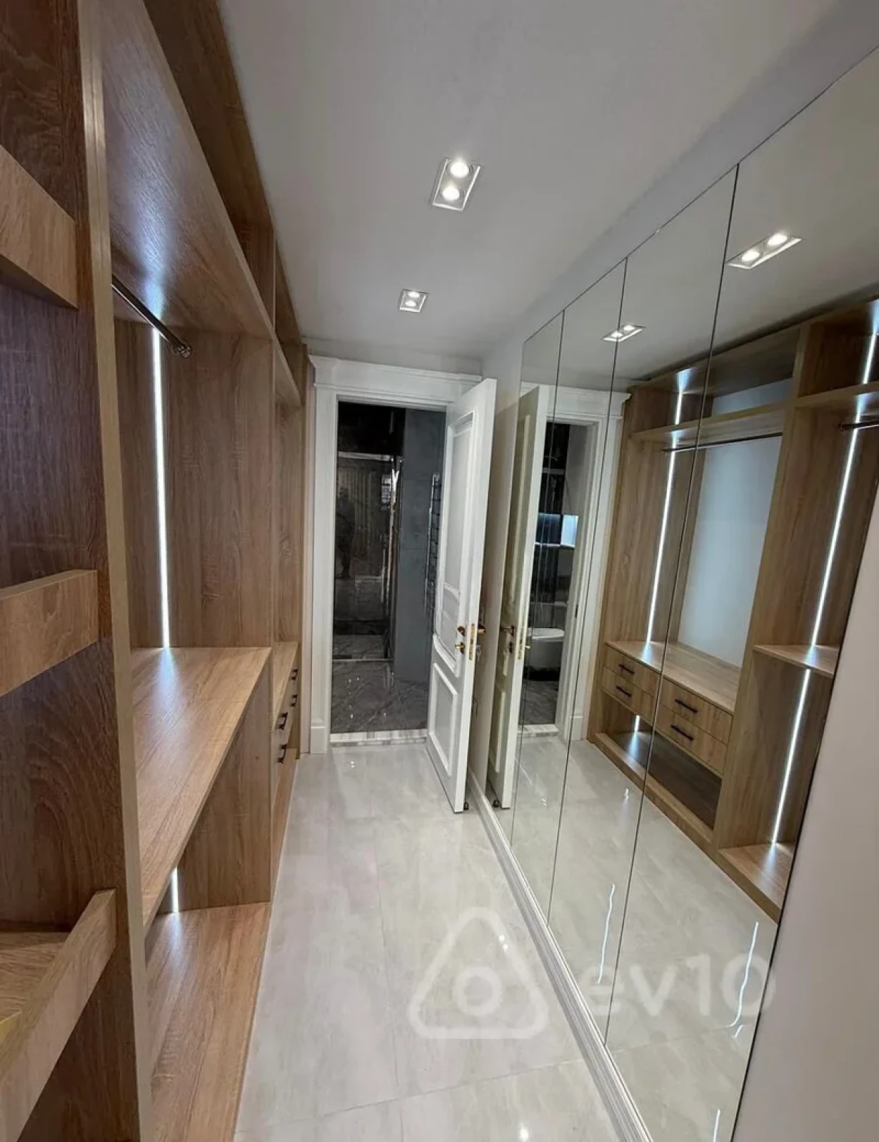 Satılır 4 otaqlı yeni tikili 179 m²