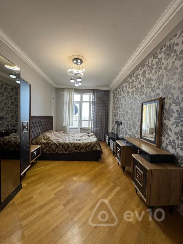 Kirayə verilir 2 otaqlı yeni tikili 100 m²