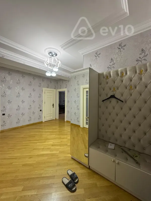 Kirayə verilir 2 otaqlı yeni tikili 100 m²