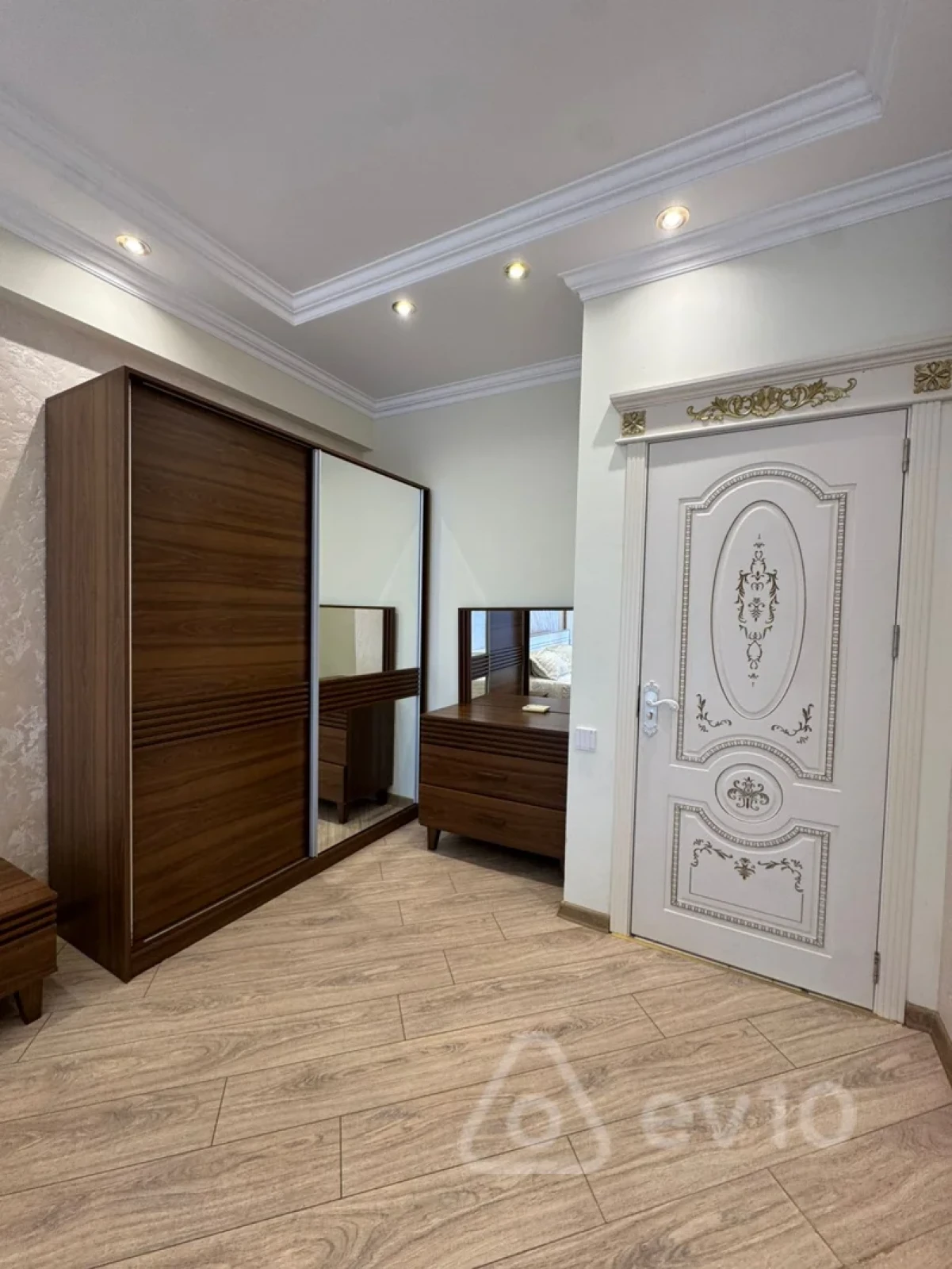 Kirayə verilir 2 otaqlı yeni tikili 60 m²