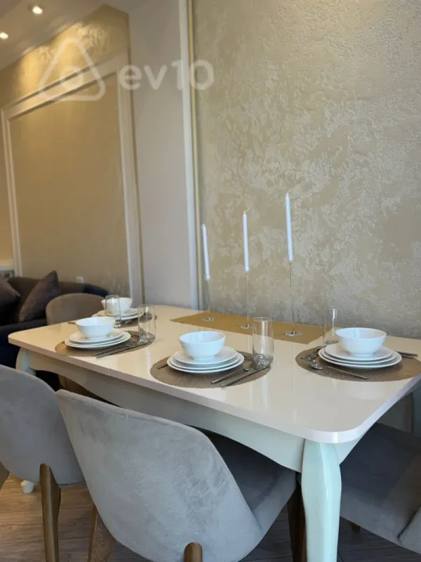 Kirayə verilir 2 otaqlı yeni tikili 60 m²