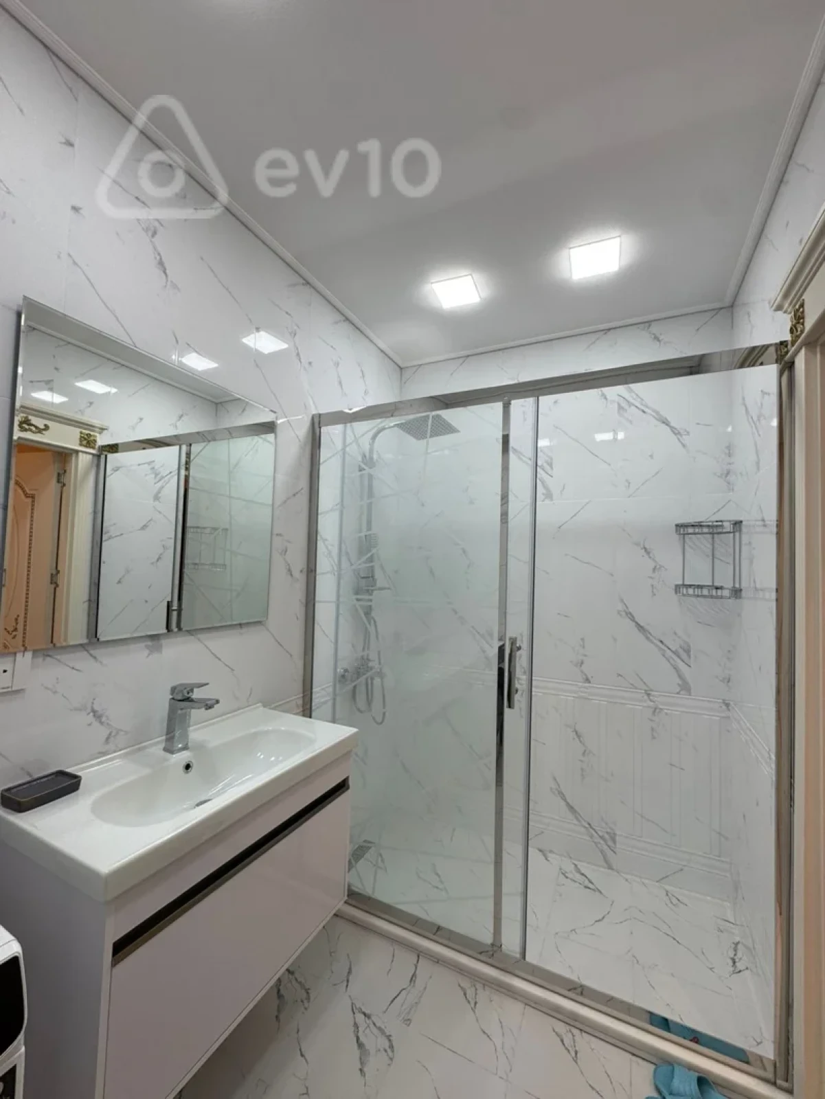 Kirayə verilir 2 otaqlı yeni tikili 60 m²