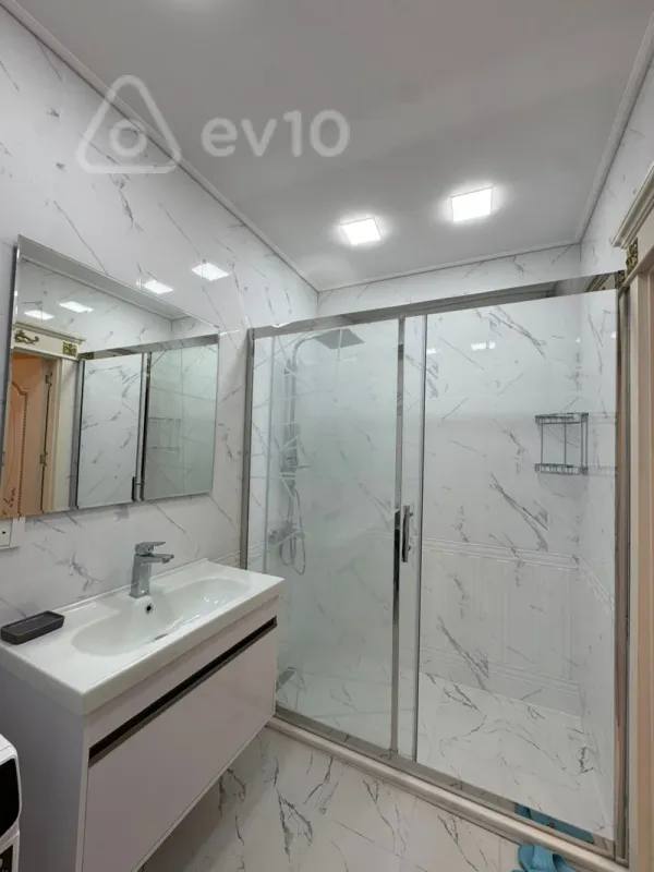 Kirayə verilir 2 otaqlı yeni tikili 60 m²