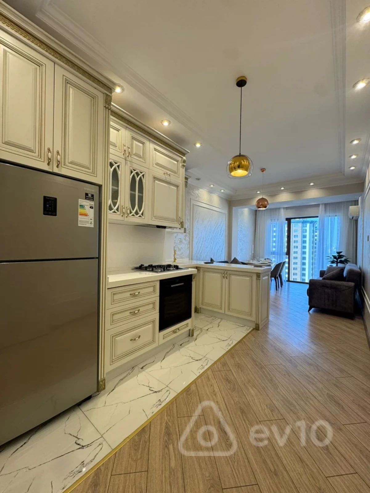 Kirayə verilir 2 otaqlı yeni tikili 60 m²