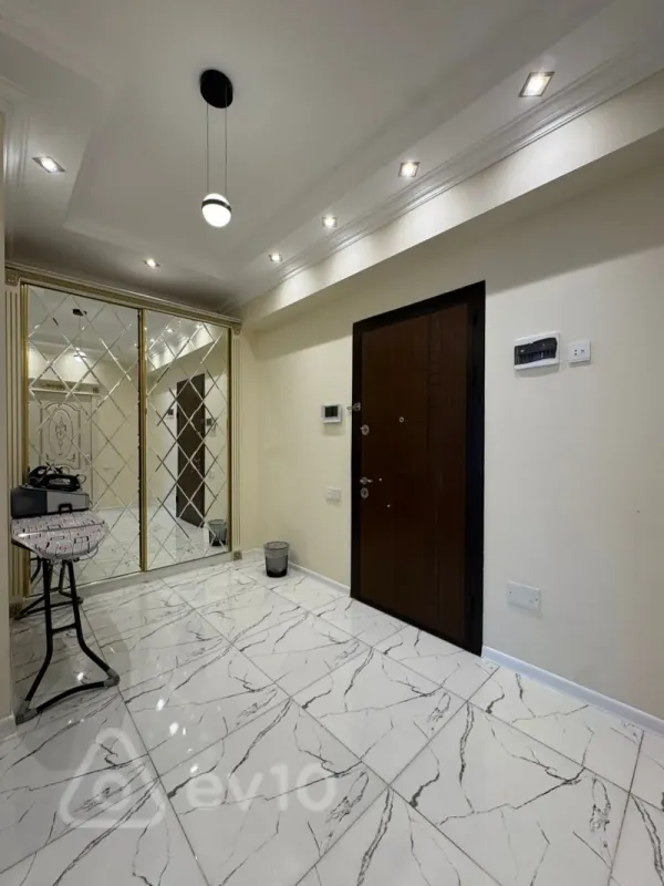 Kirayə verilir 2 otaqlı yeni tikili 60 m²