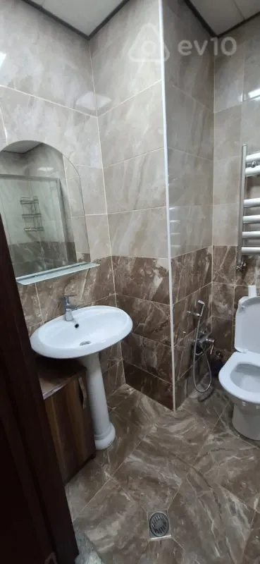 Kirayə verilir 2 otaqlı yeni tikili 50 m²