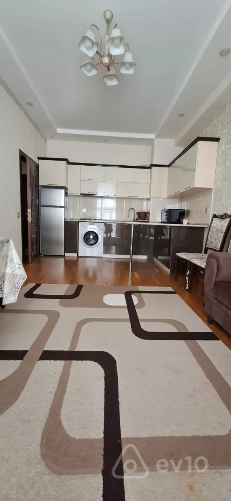 Kirayə verilir 2 otaqlı yeni tikili 50 m²