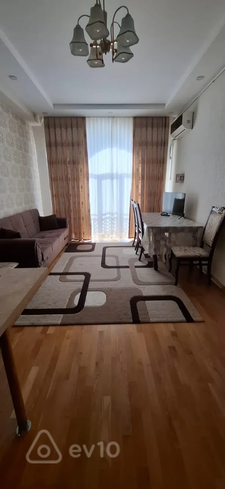 Kirayə verilir 2 otaqlı yeni tikili 50 m²