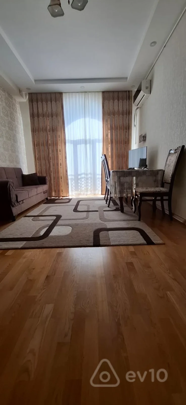 Kirayə verilir 2 otaqlı yeni tikili 50 m²