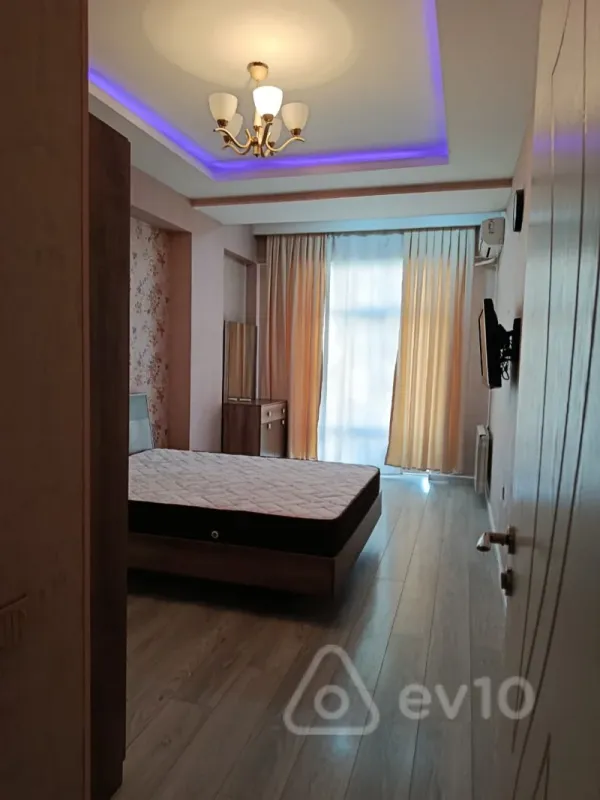 Kirayə verilir 3 otaqlı yeni tikili 110 m²