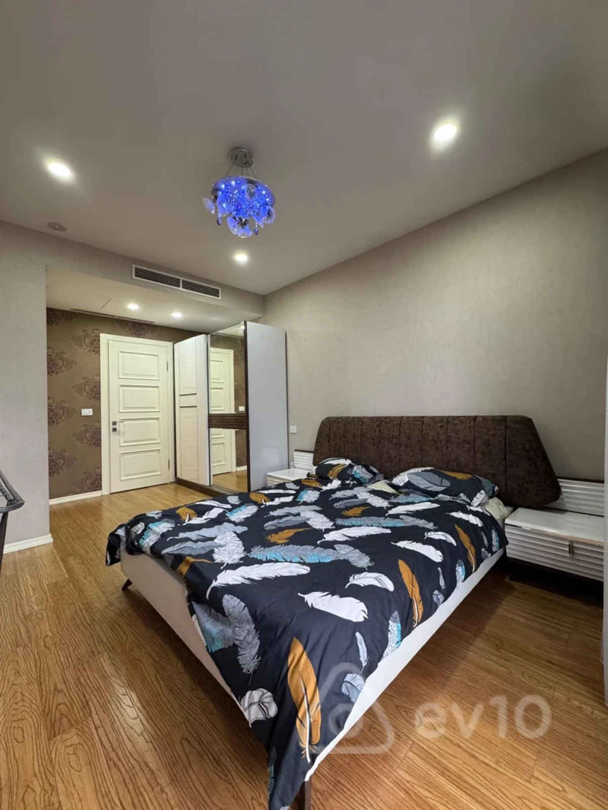 Satılır 2 otaqlı yeni tikili 90 m²