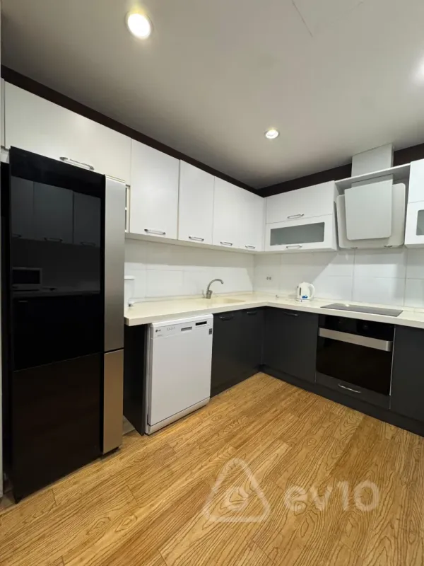 Satılır 2 otaqlı yeni tikili 90 m²