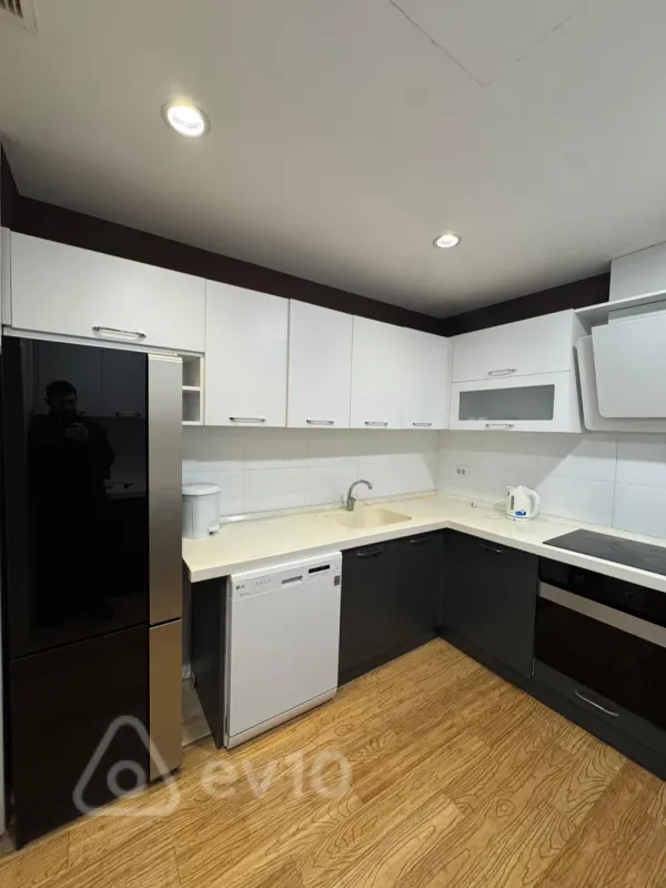 Satılır 2 otaqlı yeni tikili 90 m²