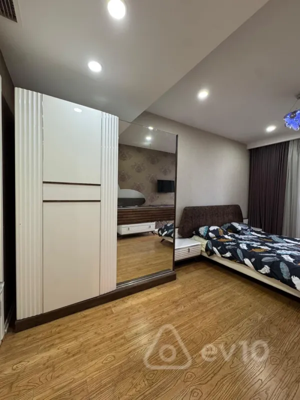 Satılır 2 otaqlı yeni tikili 90 m²