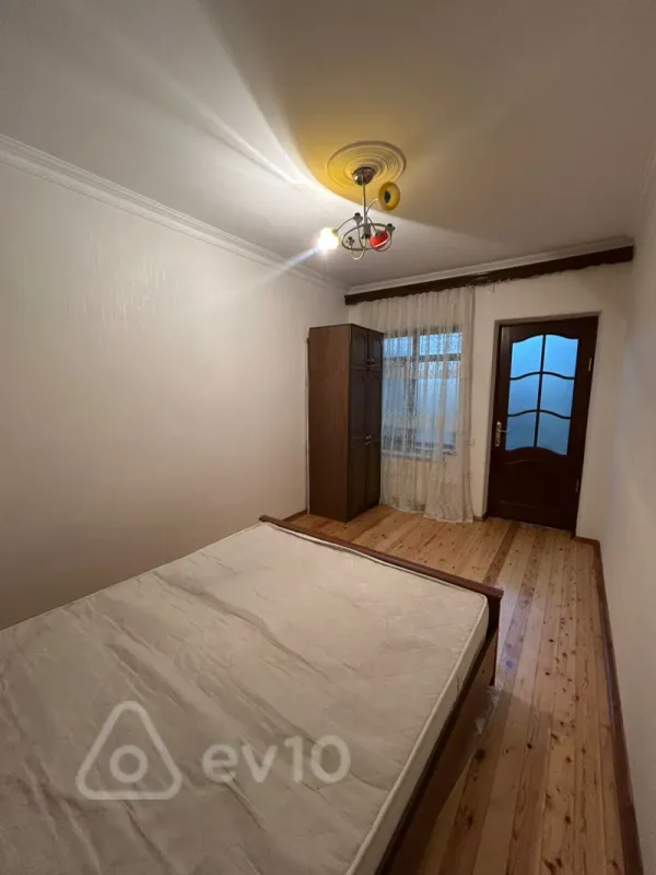 Kirayə verilir 2 otaqlı həyət evi 80 m²